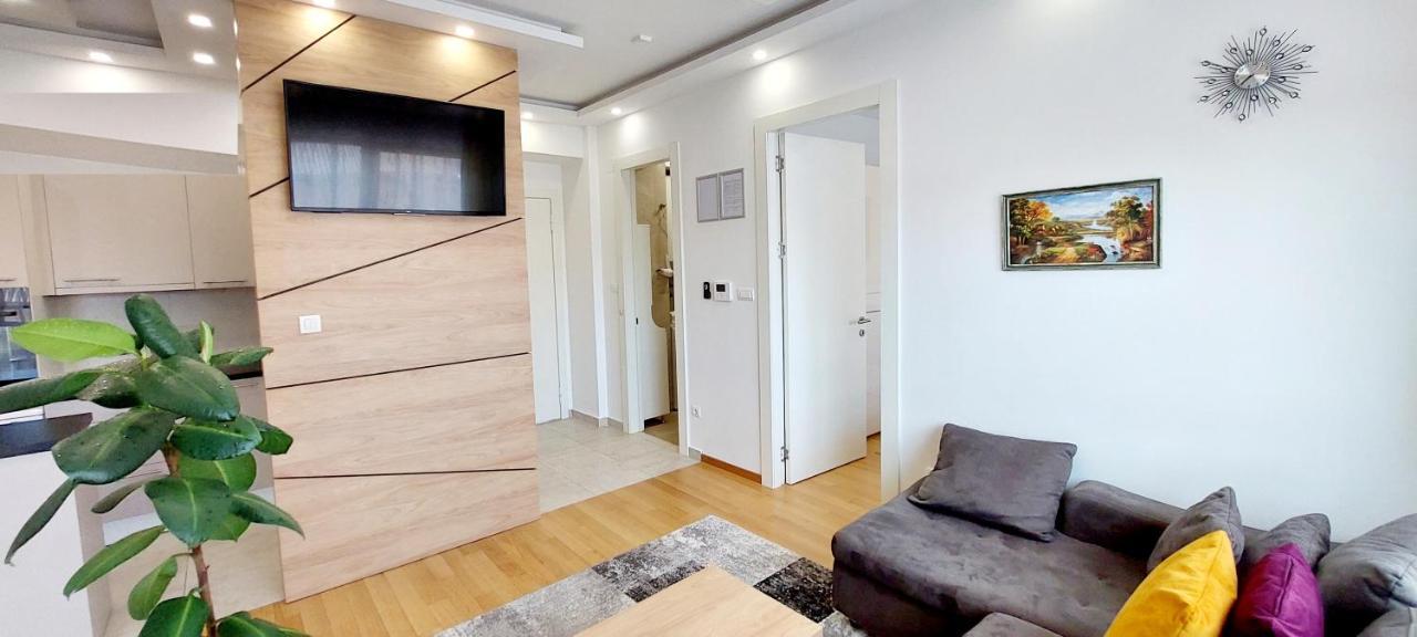 Extra Apartman City Centre Banja Luka Bagian luar foto